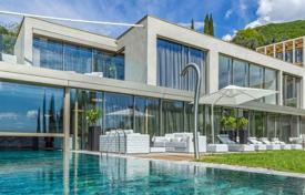 Villa – Gardone Riviera, Lombardiya, İtalya. Price on request