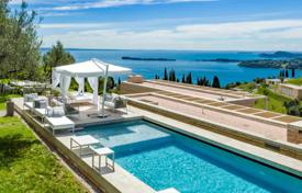 Villa – Gardone Riviera, Lombardiya, İtalya. Price on request