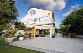 Yazlık ev – Netanya, Center District, İsrail. $3,769,000