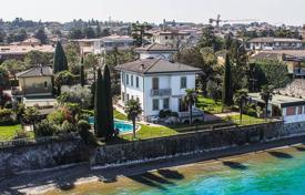 Villa – Desenzano del Garda, Lombardiya, İtalya. Price on request