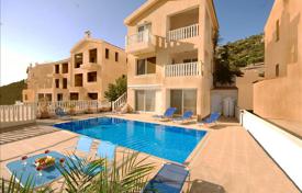 Villa – Peyia, Baf, Kıbrıs. From $706,000